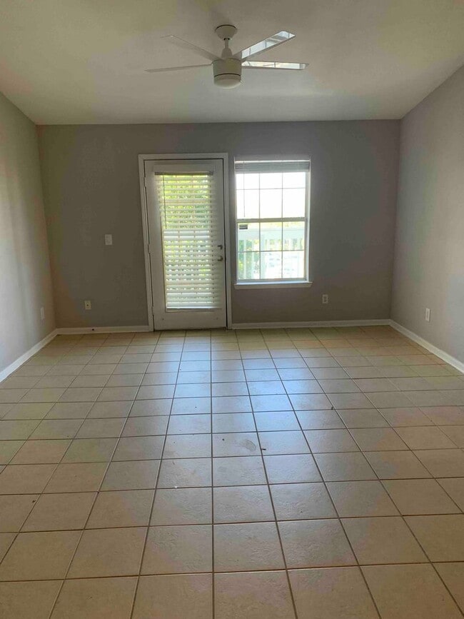 Building Photo - Newly Upgraded and Spacious 2B/2B Unfurnished Condo near Beach in Destin!