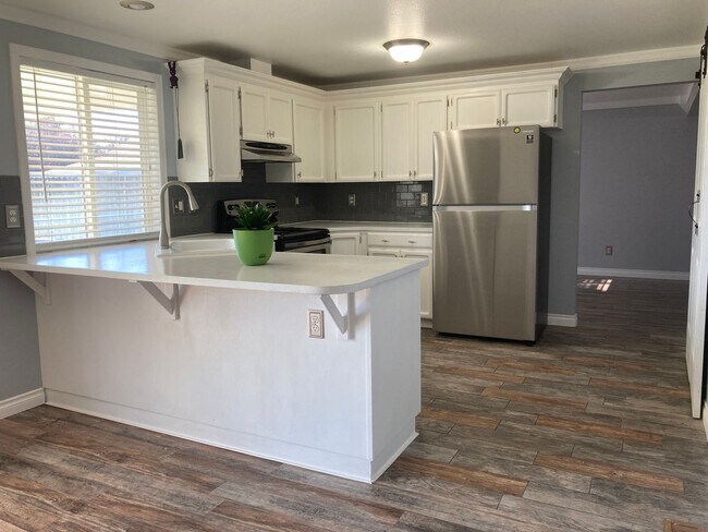 Building Photo - Modern Two-Story 4-Bedroom Home with Firep...