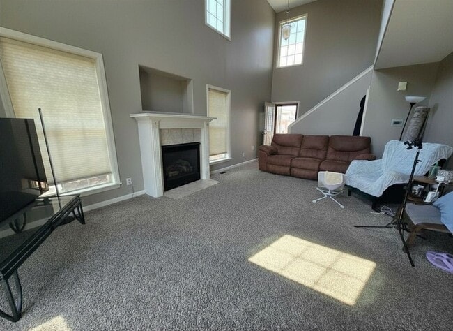 Building Photo - 3 Bedroom Duplex in Normal!