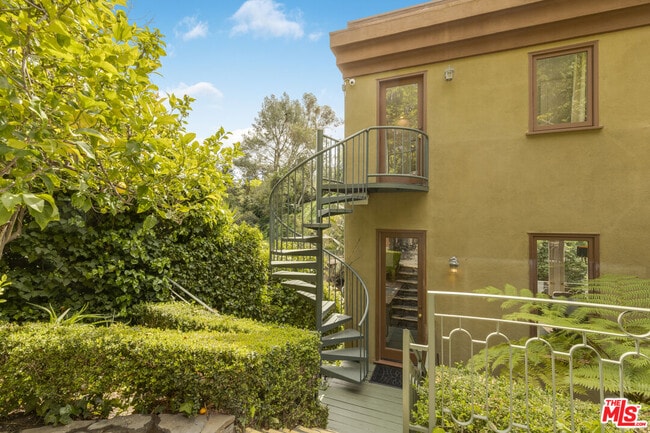 Building Photo - 10023 Westwanda Dr