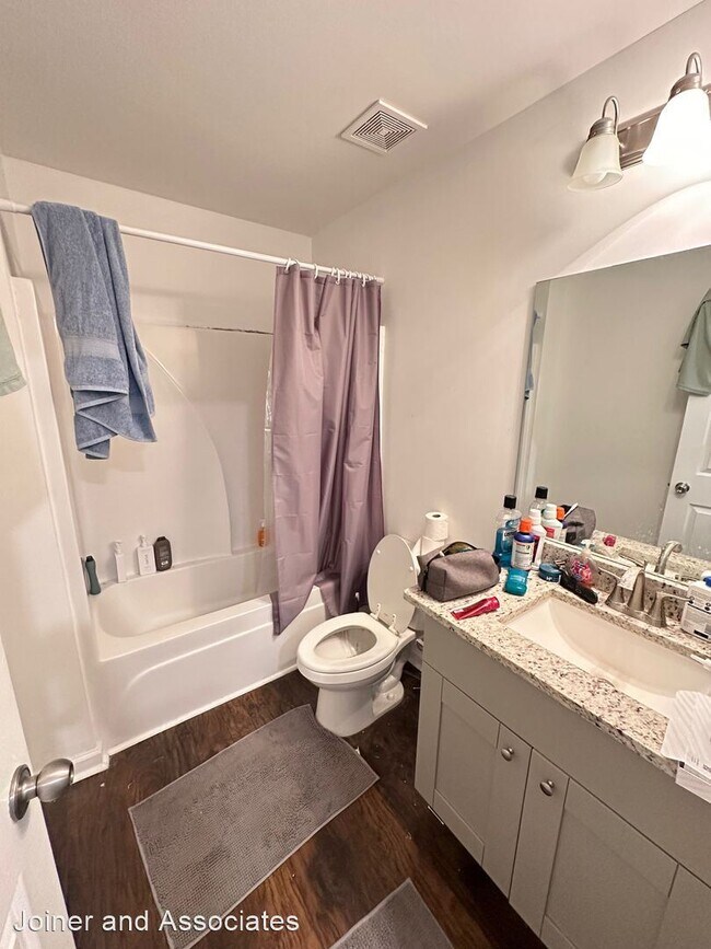 Building Photo - 5 br, 6 bath House - 130 Pearl St.