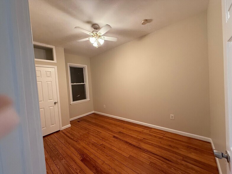 Building Photo - 424 Kennedy Blvd