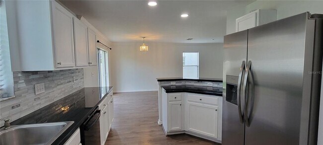 Building Photo - 9543 Maxson Dr