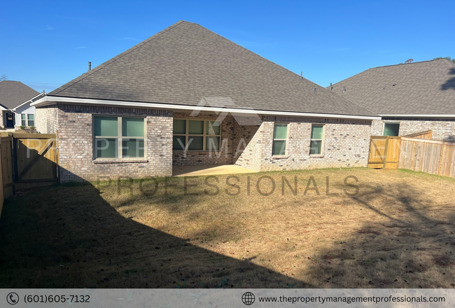 Building Photo - Stunning 4-Bedroom Home for Lease – Perfec...