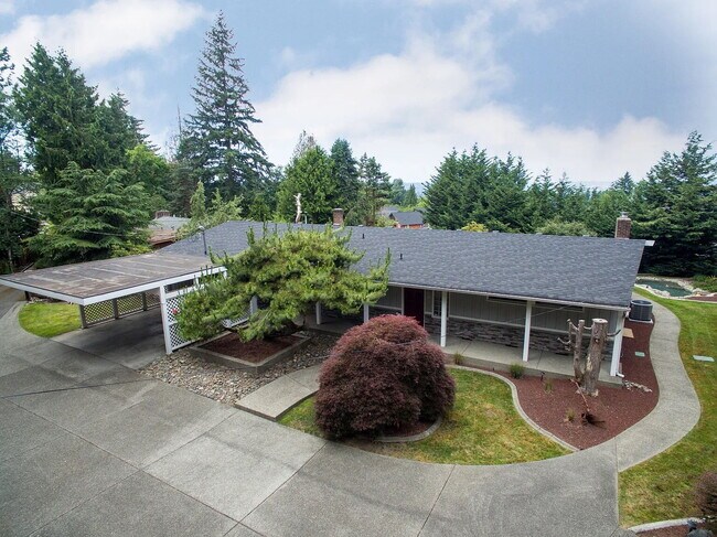 Building Photo - Secluded Puyallup Home with Full 2-Bedroom ADU and Panoramic City Views