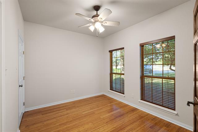 Building Photo - 19 Shady Creek Ln