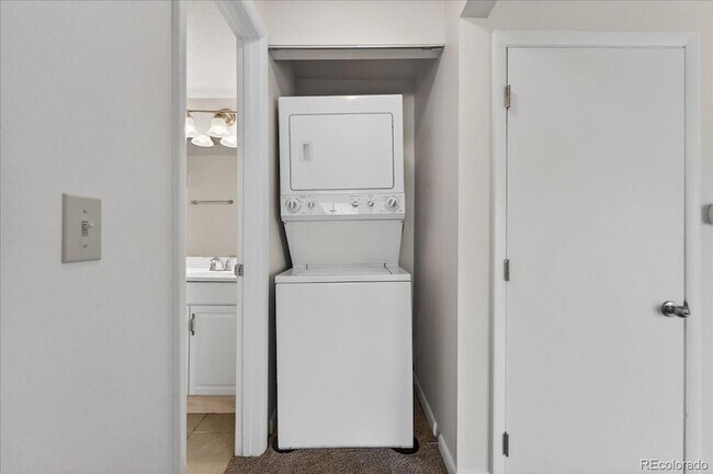 Building Photo - 2499 S Xanadu Way