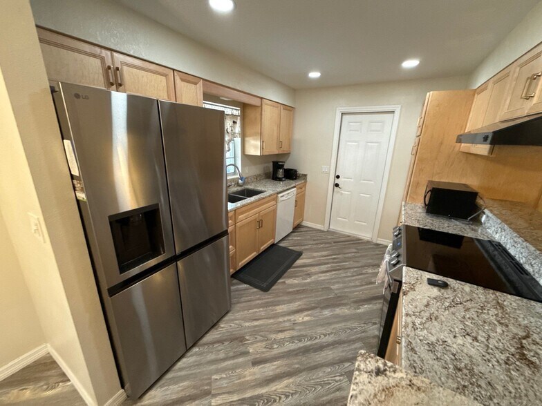 Building Photo - 11675 W Dixie Shores Dr