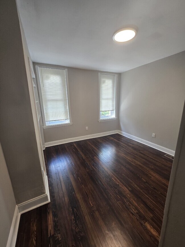 Building Photo - 6349 Elmwood Ave