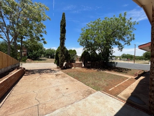 Building Photo - 612 Pecan St