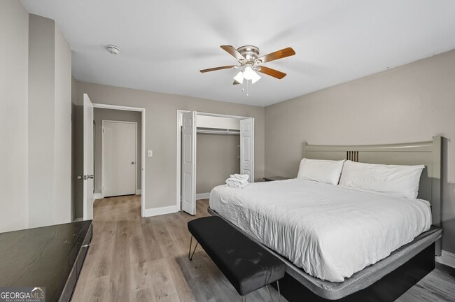 Building Photo - 3645 Peachtree Rd NE