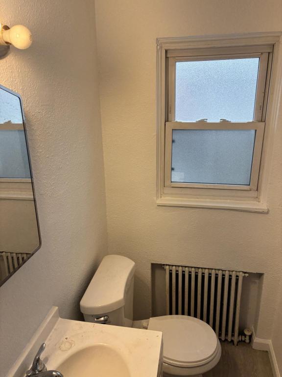 Building Photo - 323 Smith Wy