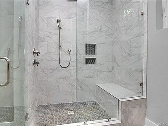 Building Photo - Located in the Smallwood Neighborhood only minutes to uptown Charlotte and all the major corridor...