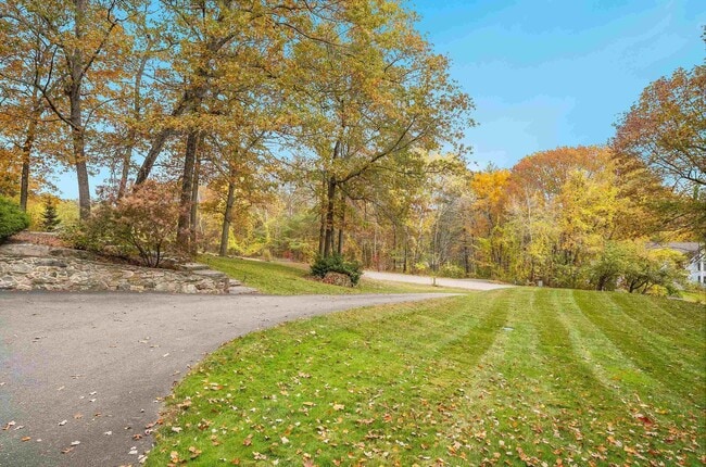 Building Photo - 13 Bear Hill Rd