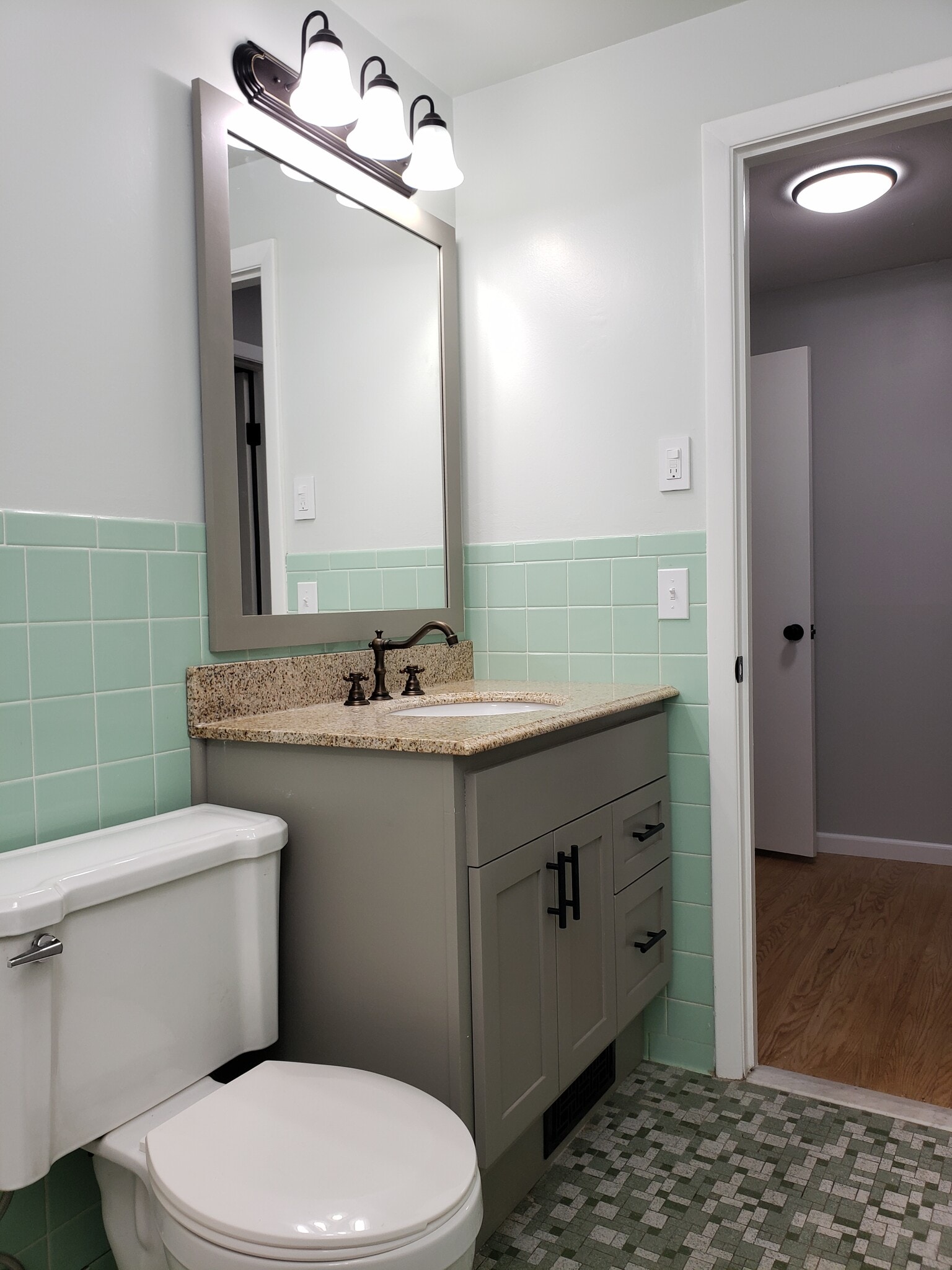 Building Photo - 32 Medimount Dr