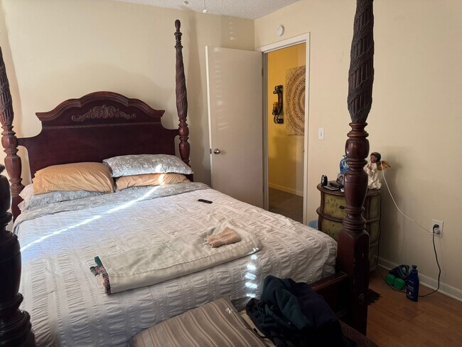 Building Photo - Welcome home to 10022 Windburn Trail!