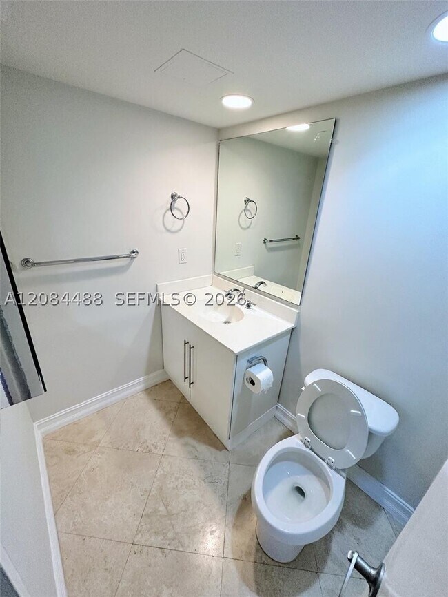 Building Photo - 3000 S Ocean Dr