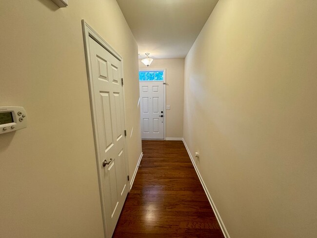Building Photo - 3BR/2B Townhome in Great Ballantyne Location