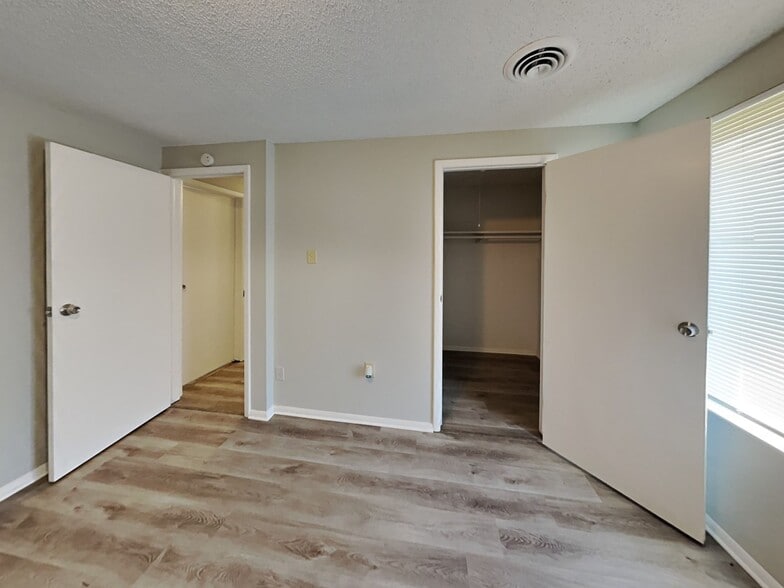 Building Photo - 7390 Isherwood Rd