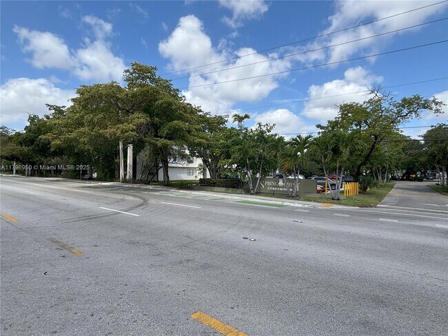 Building Photo - 4235 N University Dr