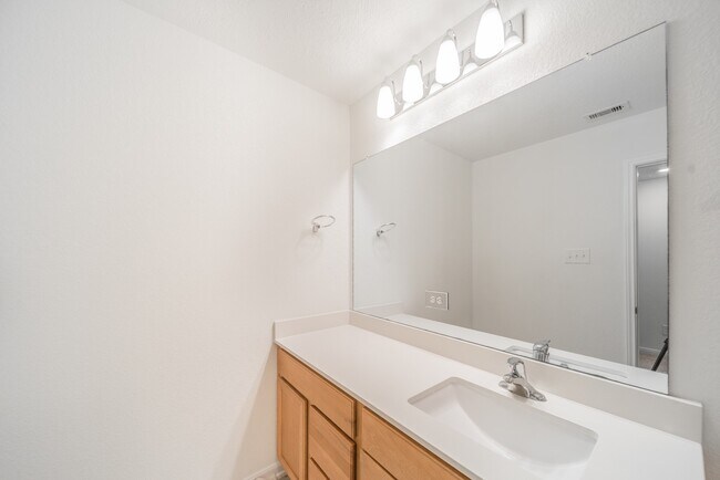 Building Photo - 17334 Texas Willow Dr