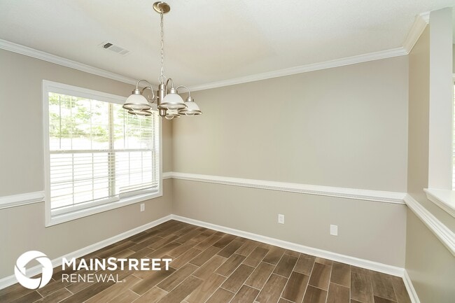 Building Photo - 1012 Forest Glen