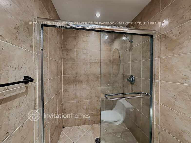 Building Photo - 7789 Courtyard Run W