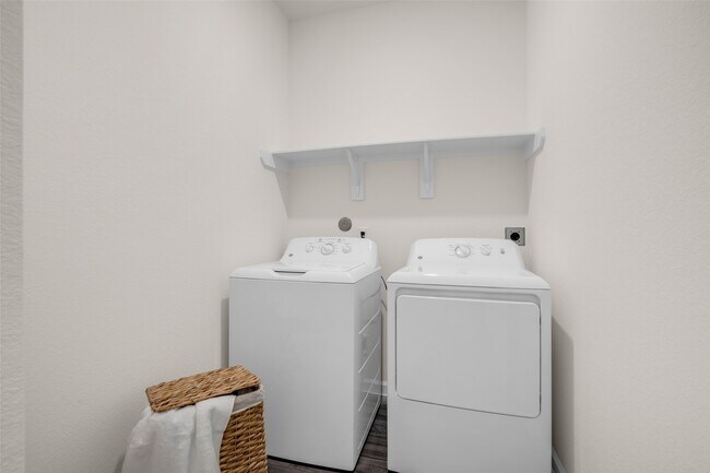 Building Photo - 18669 Shauna Danielle Dr
