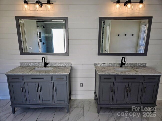 Building Photo - 6000 Mallard Grove Rd