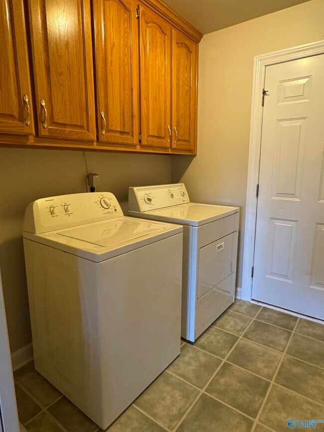 Building Photo - 101 Willowmere Cir