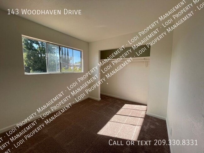 Building Photo - 143 Woodhaven Dr