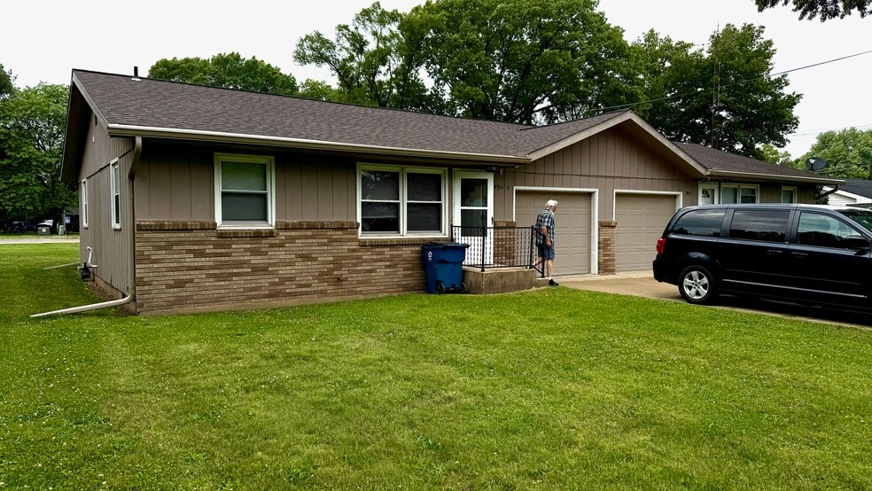 Primary Photo - 9754 Rosehill Rd