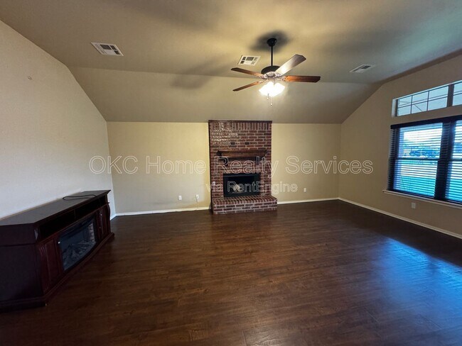 Building Photo - 8020 Kaden Rd