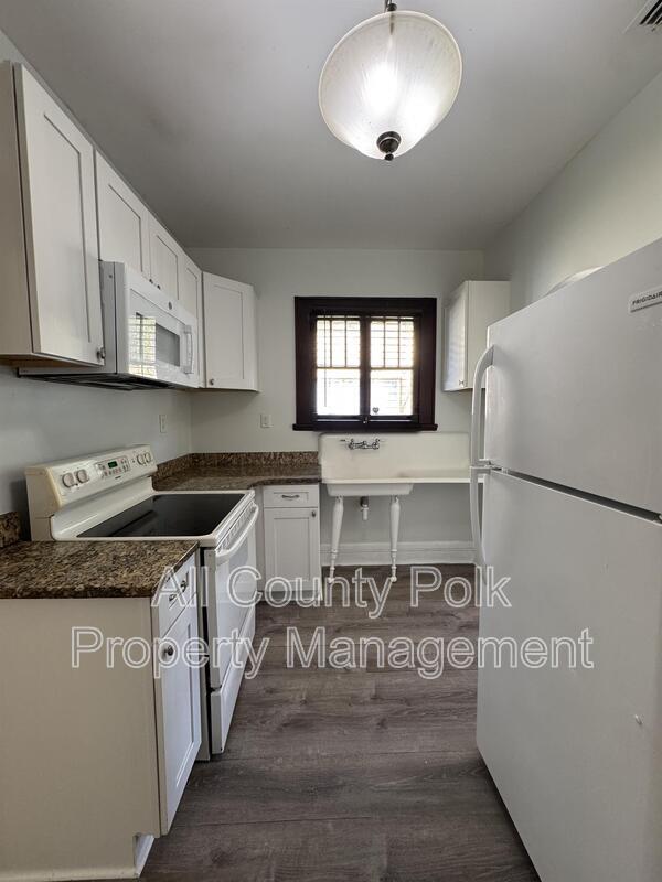 Building Photo - 202 W Belmar St