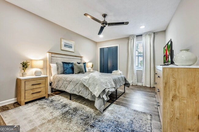 Building Photo - 1440 Glynn Oaks Dr SW