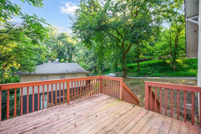 Building Photo - Beautifully updated House in Rivermont