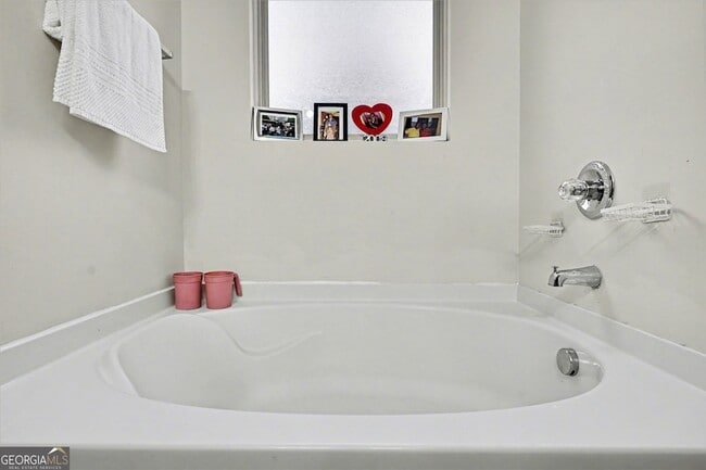 Building Photo - 1241 England Terrace