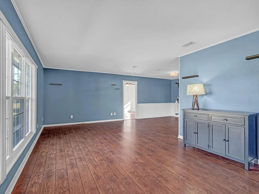 Building Photo - 40 Sharilyn Dr