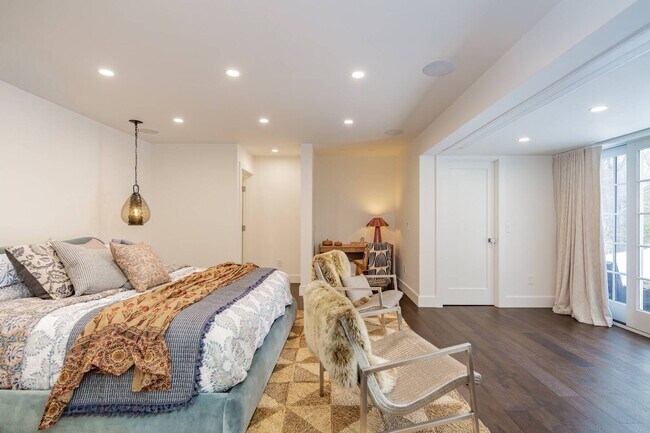 Building Photo - 41 Deep Woods Ln