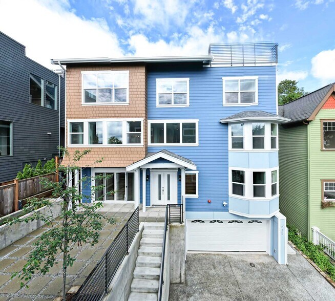 Building Photo - 335 25th Ave E