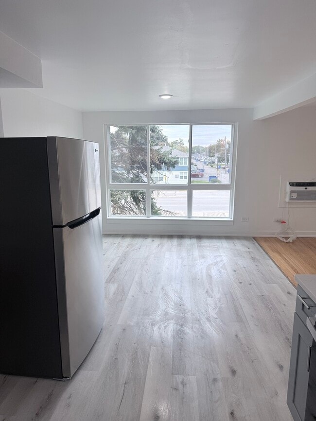 Building Photo - 4656 W 87th St