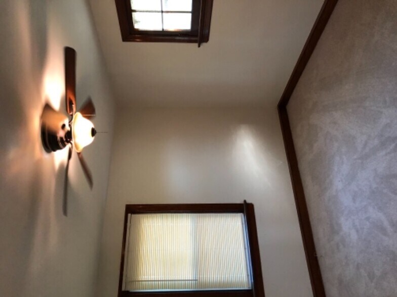 Building Photo - 8905 Lucerne Ct