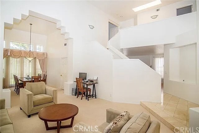 Building Photo - 823 S Parkglen Pl