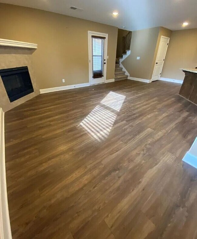 Building Photo - 3BR/2.5BA Home w/ Cul-De-Sac Lot in Platte City