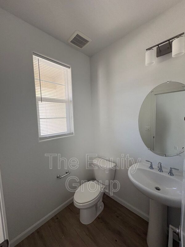 Building Photo - 1011 W Payson Ave