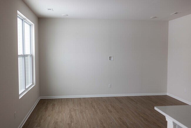 Building Photo - 1903 Salt Springs Dr