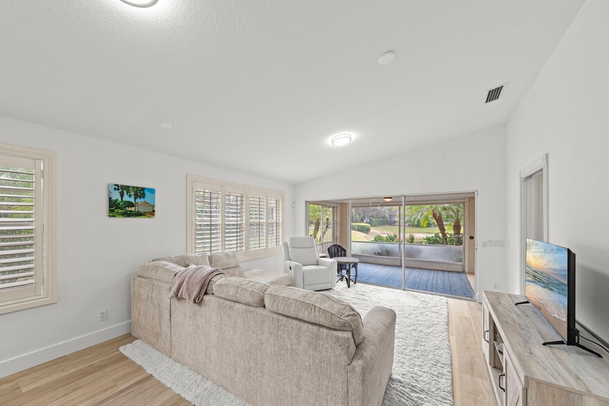 Building Photo - 4748 San Carlo Ct