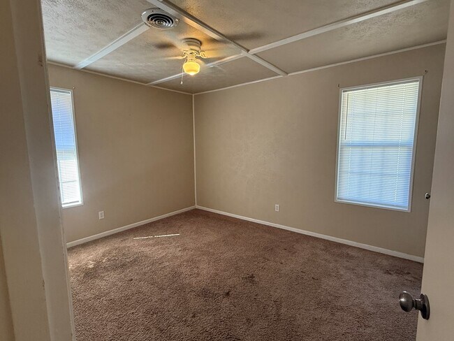 Building Photo - 4425 Conley Ave