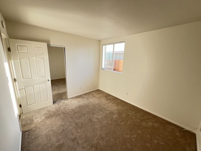 Building Photo - Amazing 4 Bedroom in the Heart of SD!