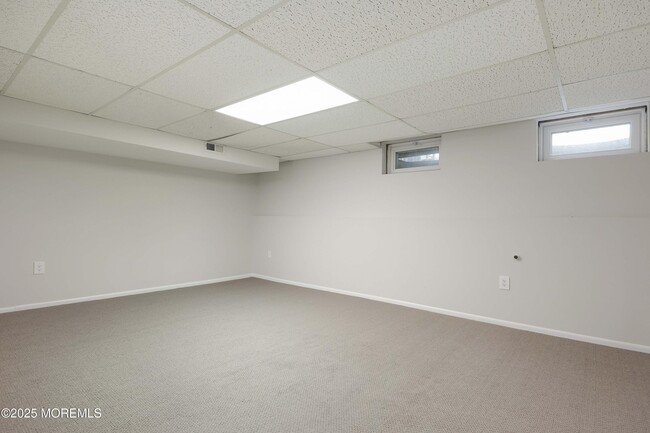 Building Photo - 24 Chestnut Way